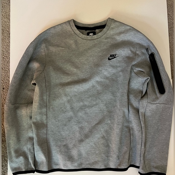 Nike Dri-Fit Crewneck Sweater Size Medium - Picture 1 of 2